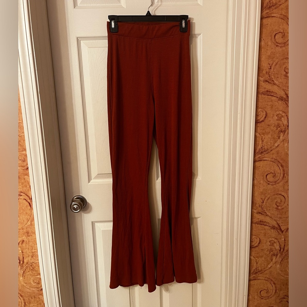 Women’s Like New Nasty Gal Ribbed Flare Trouser in Rust